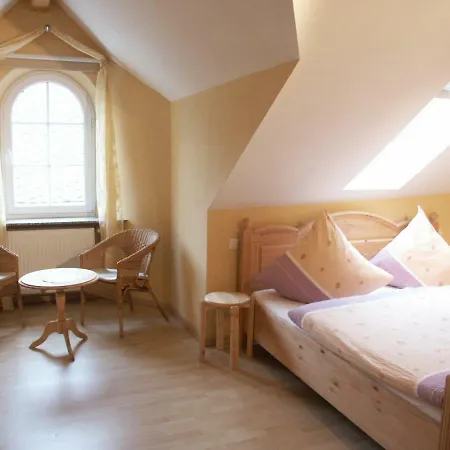 Gutshof Zenz 에디게르-엘러