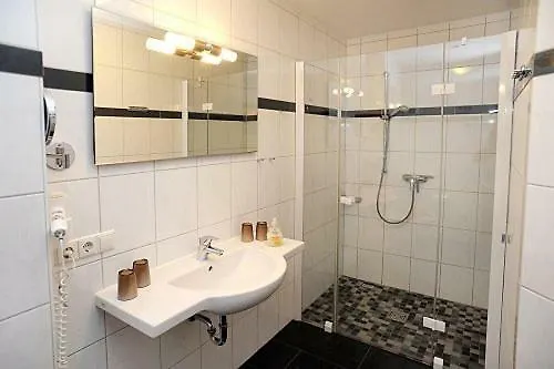 Gutshof Zenz * 에디게르-엘러